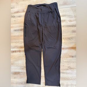 Women’s capri size M